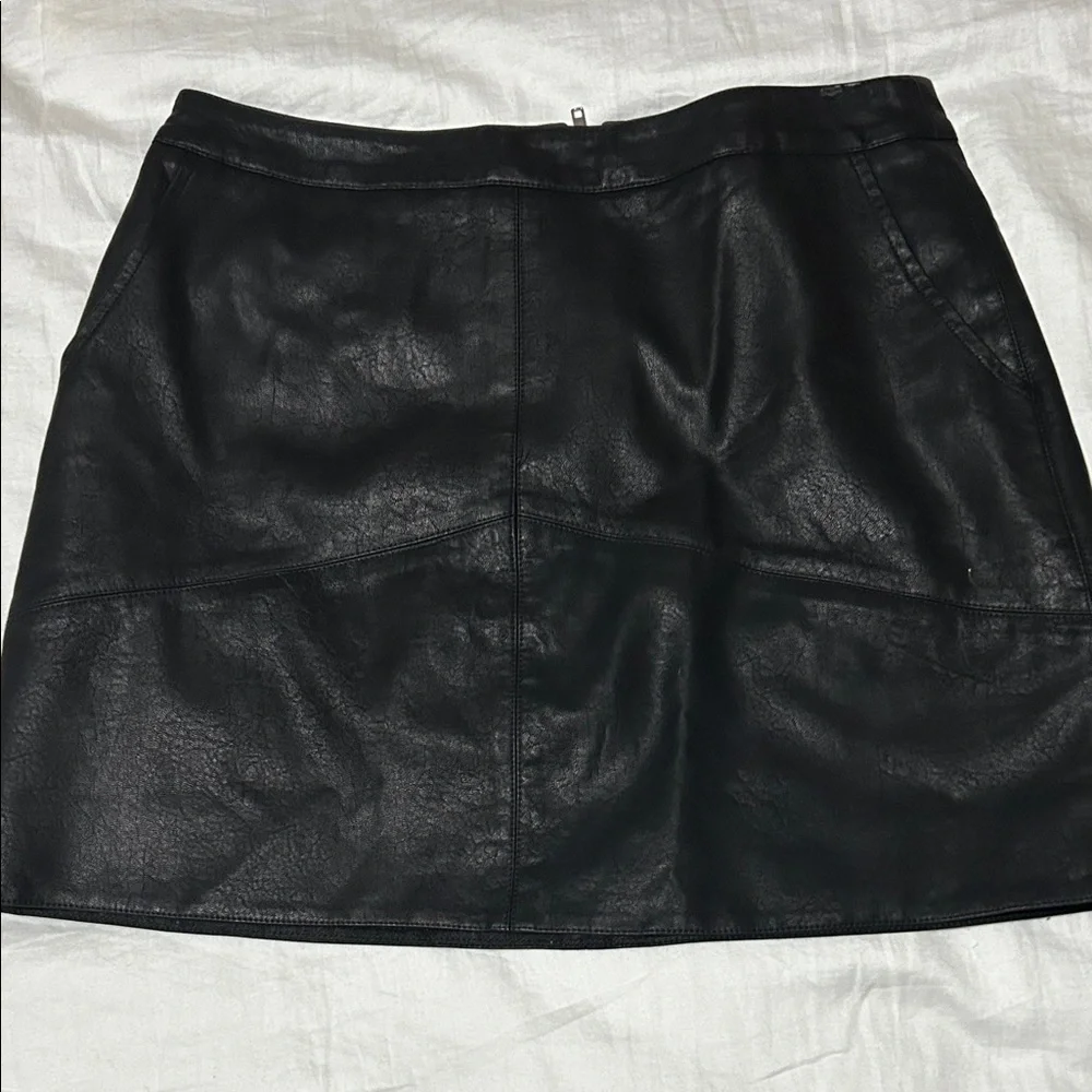 Lulu's Sleek Black Vegan leather Mini Skirt - Picture 3 of 4